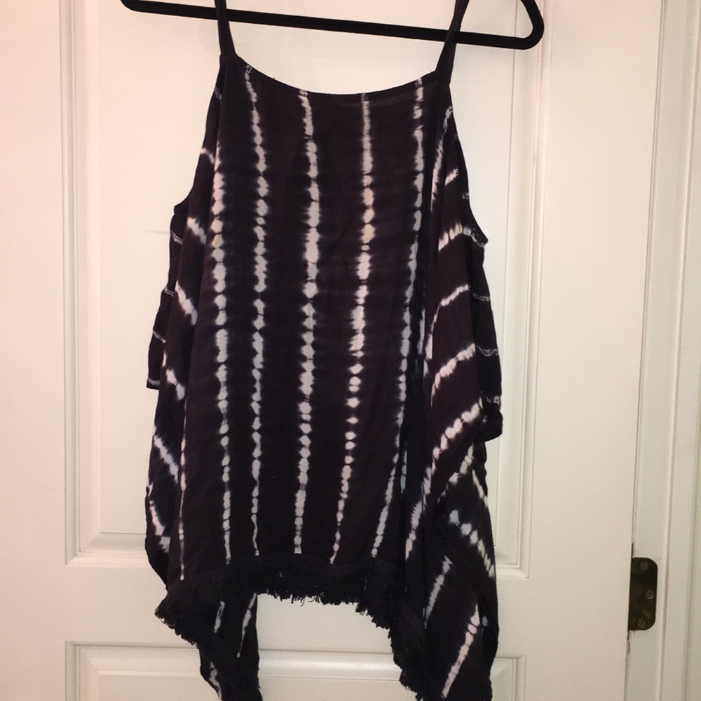 Off-the-shoulder Frayed bottom tie dye shirt